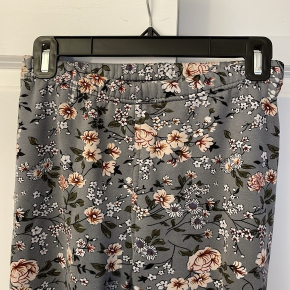 Gray floral fleece lined leggings med/large ankle length - Picture 3 of 6